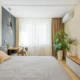 Imagen de un dormitorio con aire acondicionado para ilustrar que significa sleep en el aire acondicionado