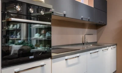 Pantalla de un horno Balay mostrando el error E80 en una cocina