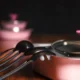 Cuisinart robot de cocina multifunción 5 en 1 sobre la encimera de una cocina moderna, mostrando su formato compacto y versátil