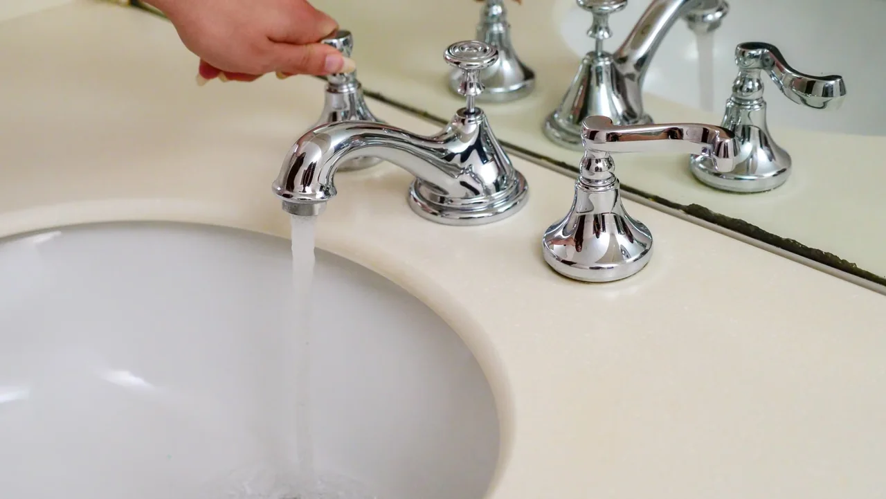 Lavadora Balay con aviso de entrada de agua y revisión de la manguera