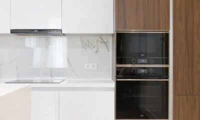 Thermomix TM7 en una cocina moderna con diseño limpio y encimera ordenada