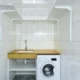 las secadoras de bomba de calor necesitan desagüe en una lavandería moderna con espacio para instalar el electrodoméstico