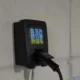 Mi patinete electrico no enciende mientras se revisan el cargador y la pantalla