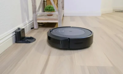 errores de carga roomba en un robot aspirador junto a su base de carga