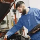 Placa de inducción Balay mostrando el código S13 en el panel táctil