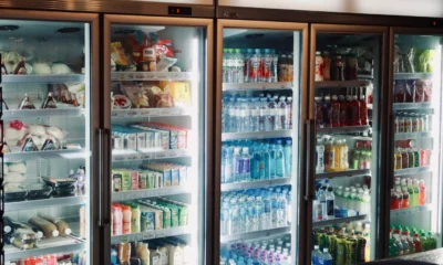 nevera enfría demasiado con alimentos semicongelados en el interior